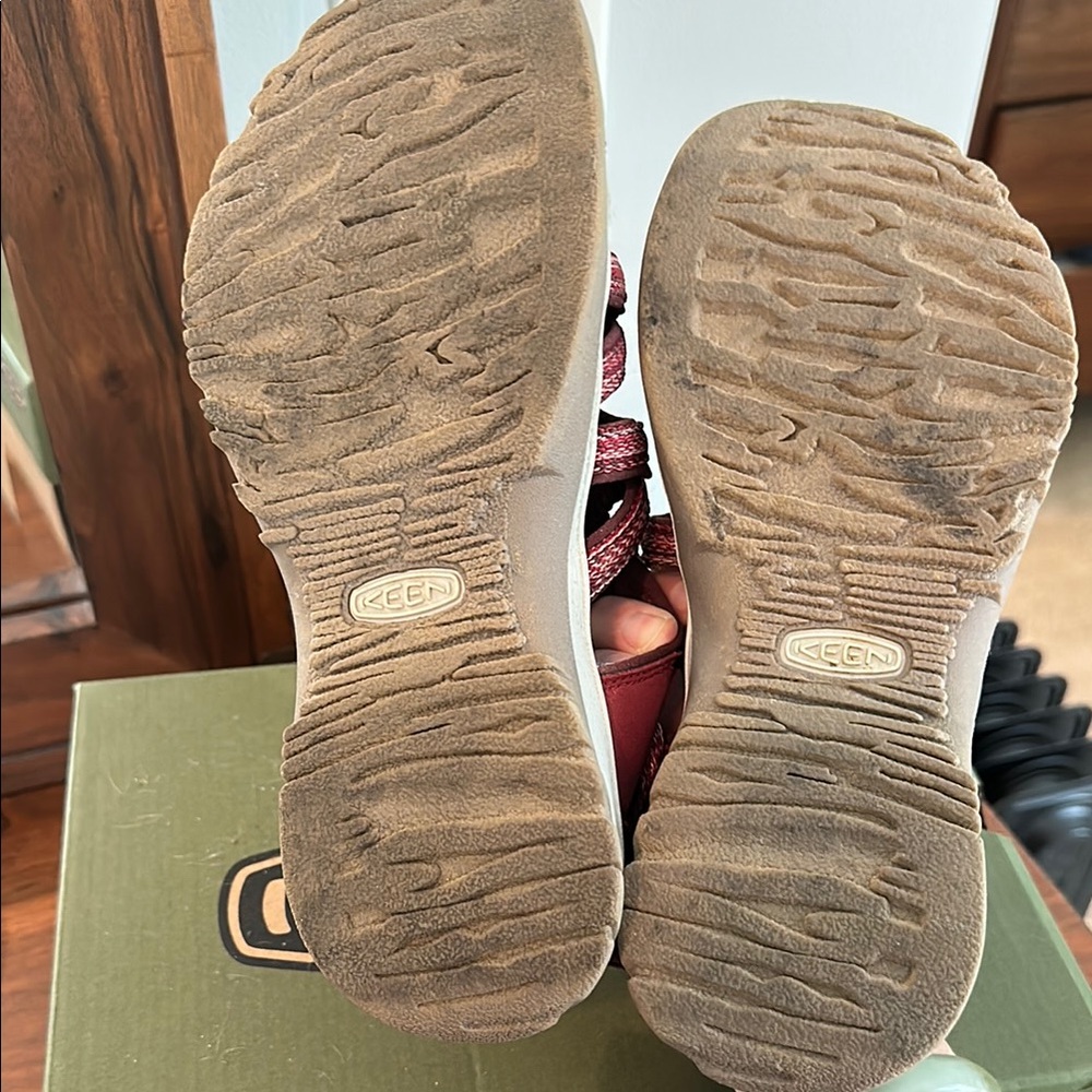 Keen Adult Red Hiking Sandals - Picture 5 of 6